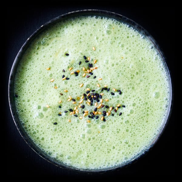 SELLERIE-BÄRLAUCH-SUPPE  MIT GARNELEN 